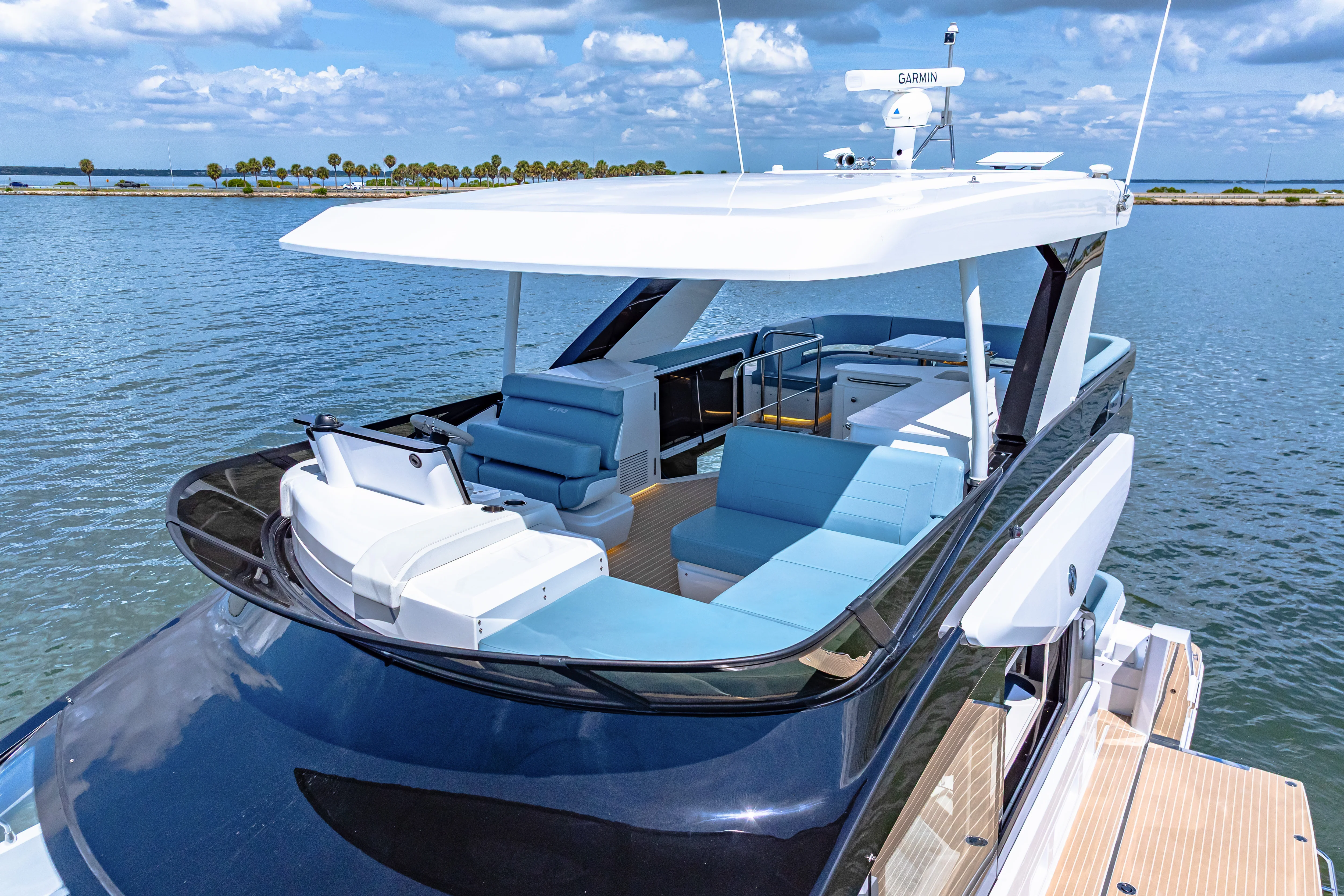 2025 Cruisers Yachts 57 Fly Image Thumbnail #13