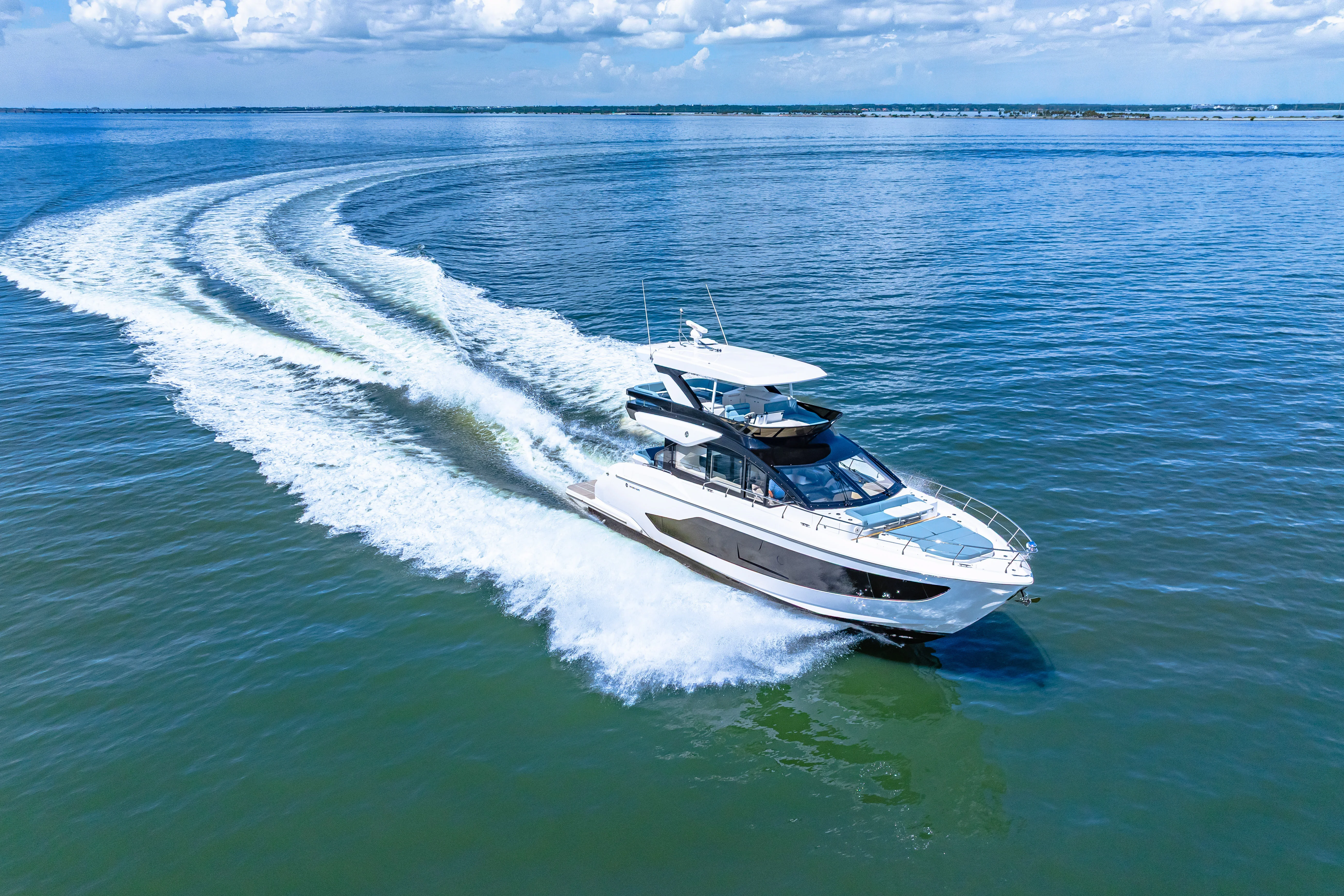 2025 Cruisers Yachts 57 Fly Image Thumbnail #20