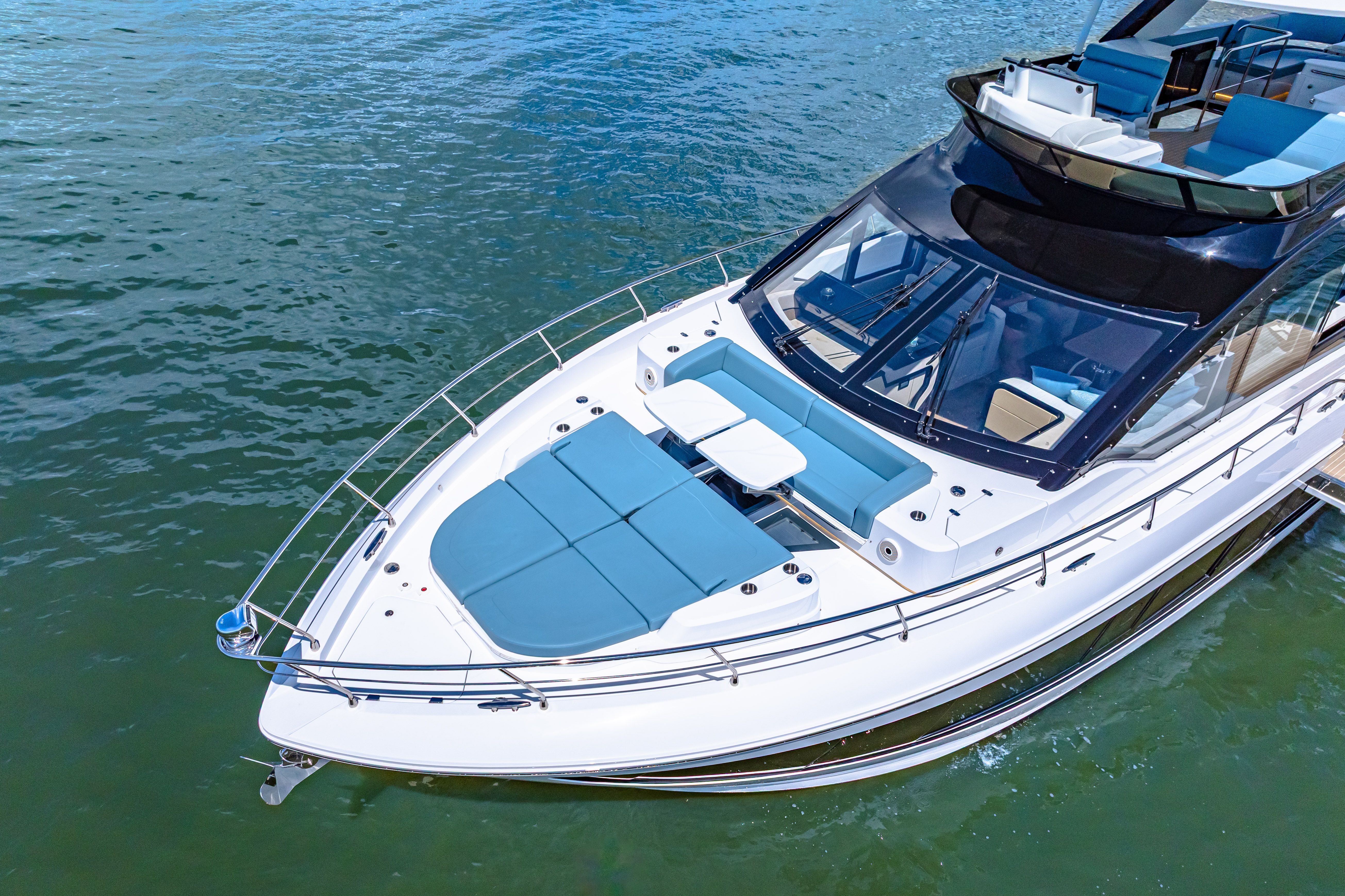 2025 Cruisers Yachts 57 Fly Image Thumbnail #4