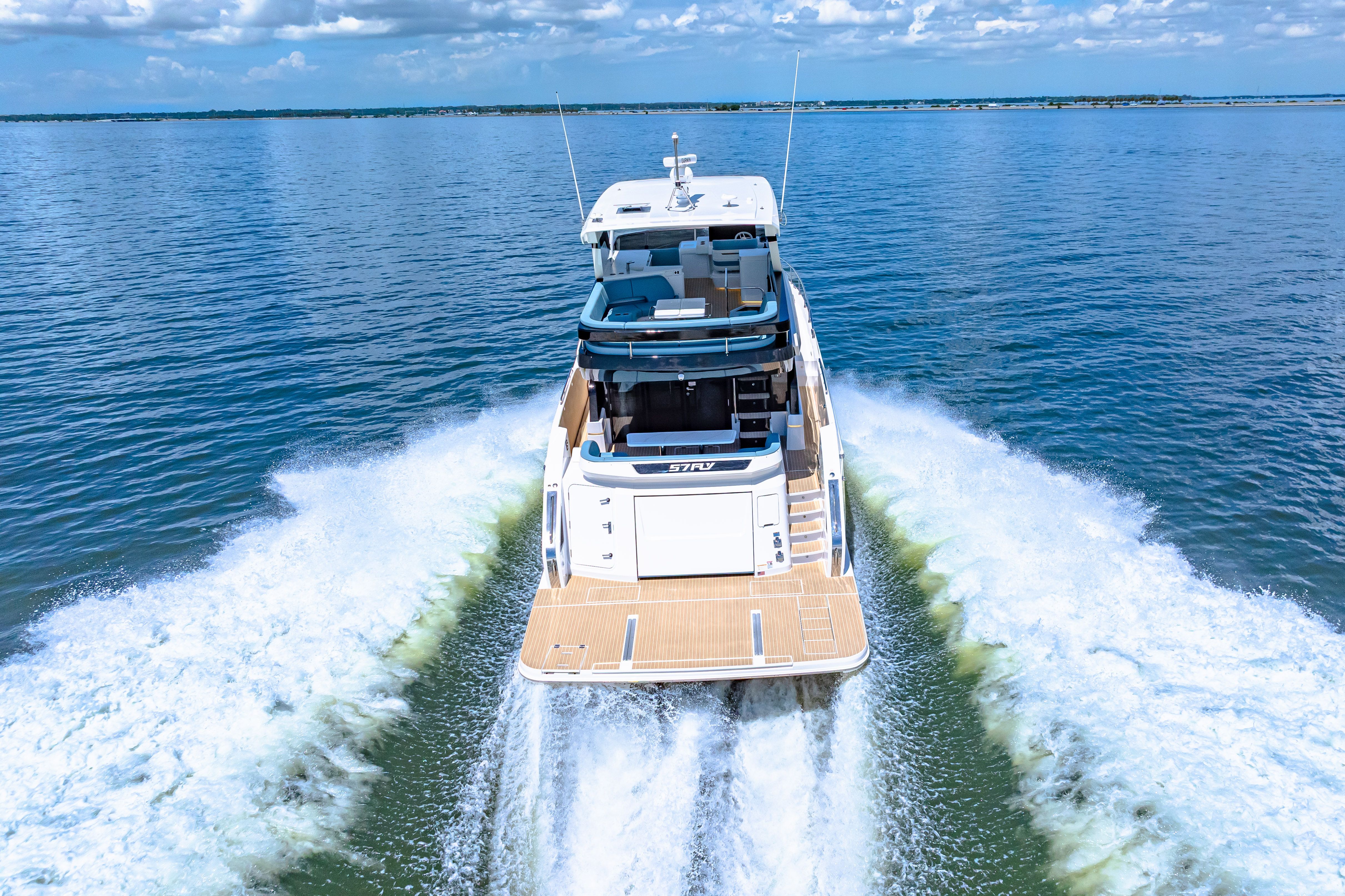 2025 Cruisers Yachts 57 Fly Image Thumbnail #15