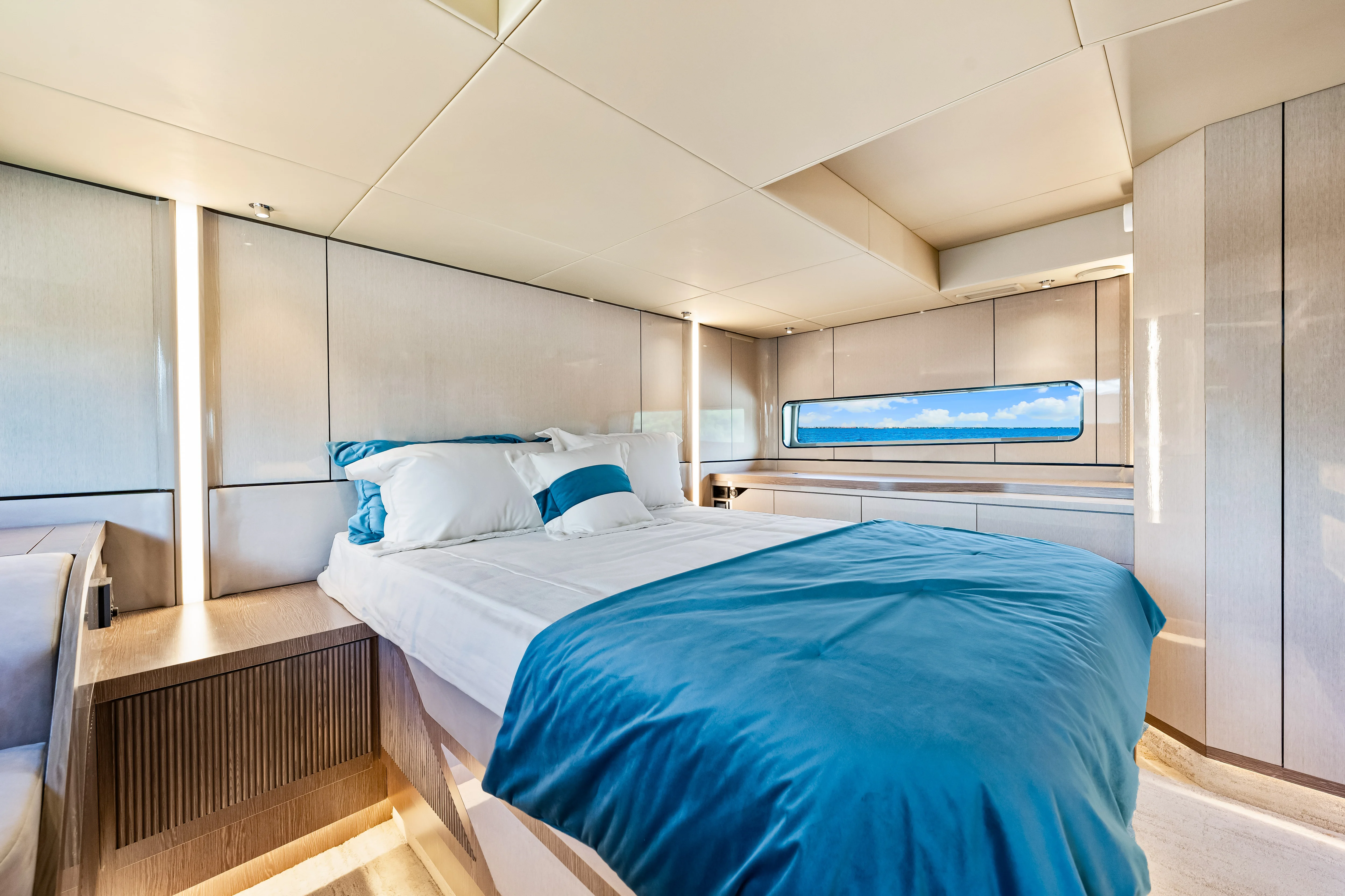 2025 Cruisers Yachts 57 Fly Image Thumbnail #50