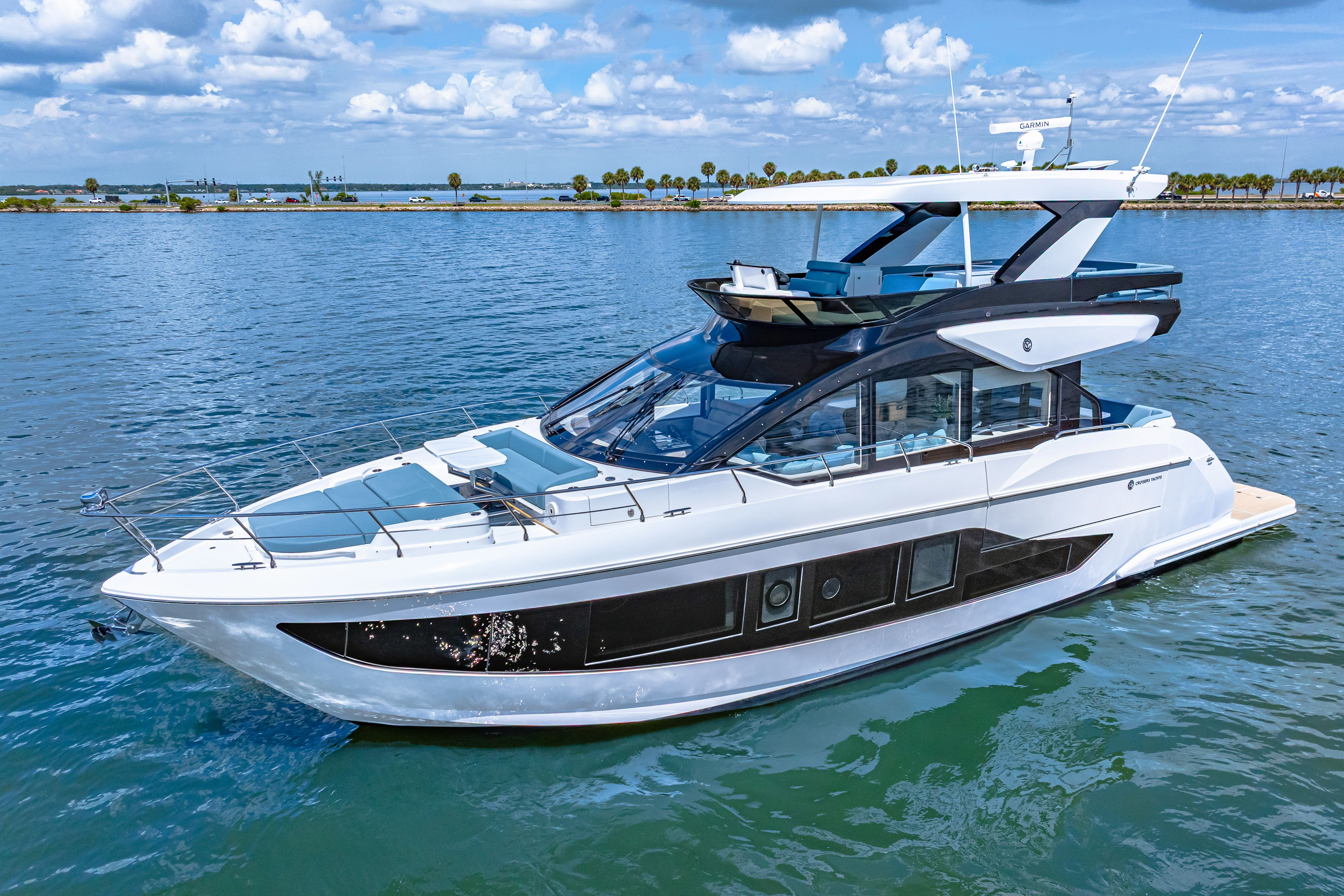 2025 Cruisers Yachts 57 Fly Image Thumbnail #4