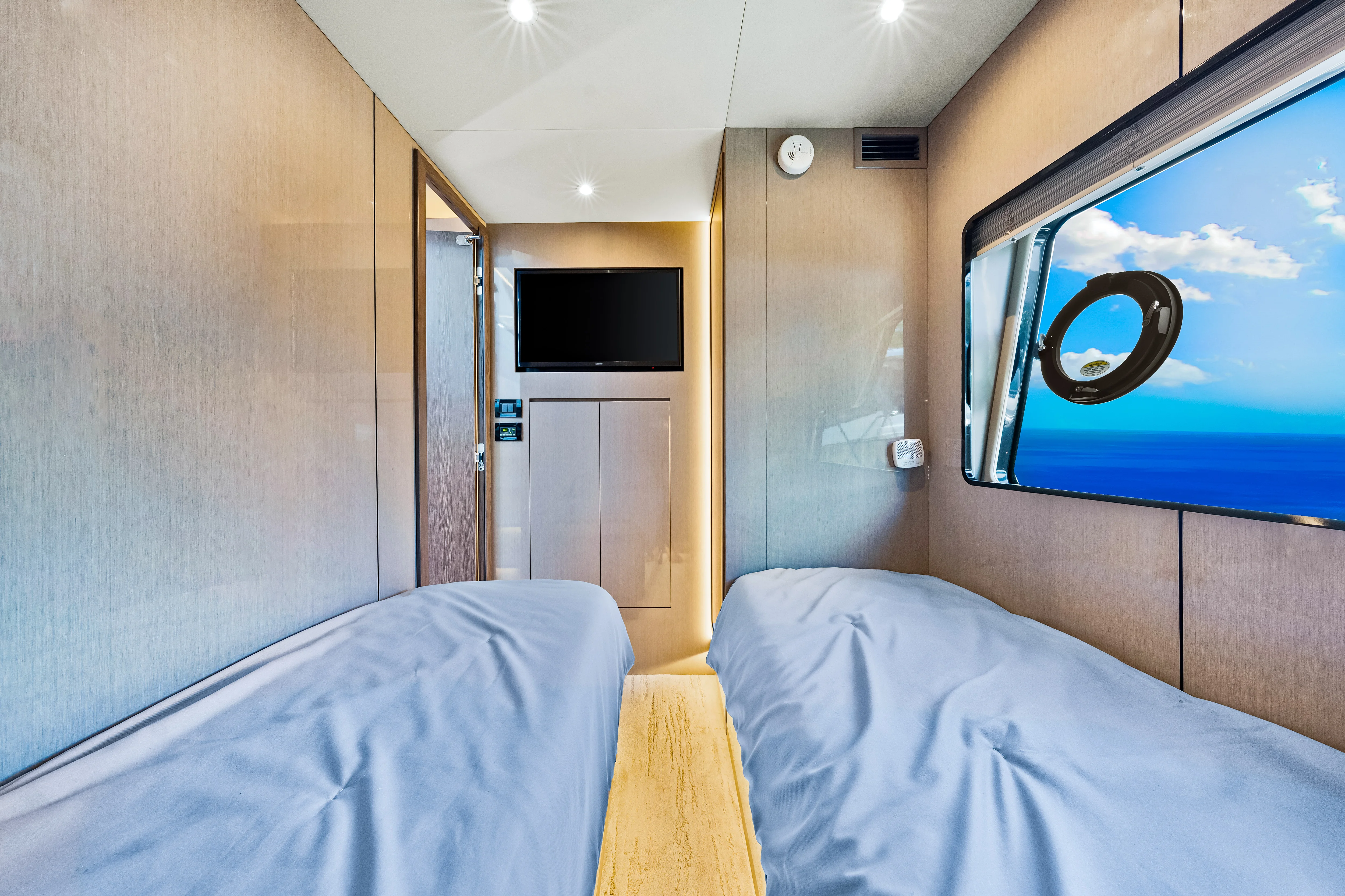 2025 Cruisers Yachts 57 Fly Image Thumbnail #57