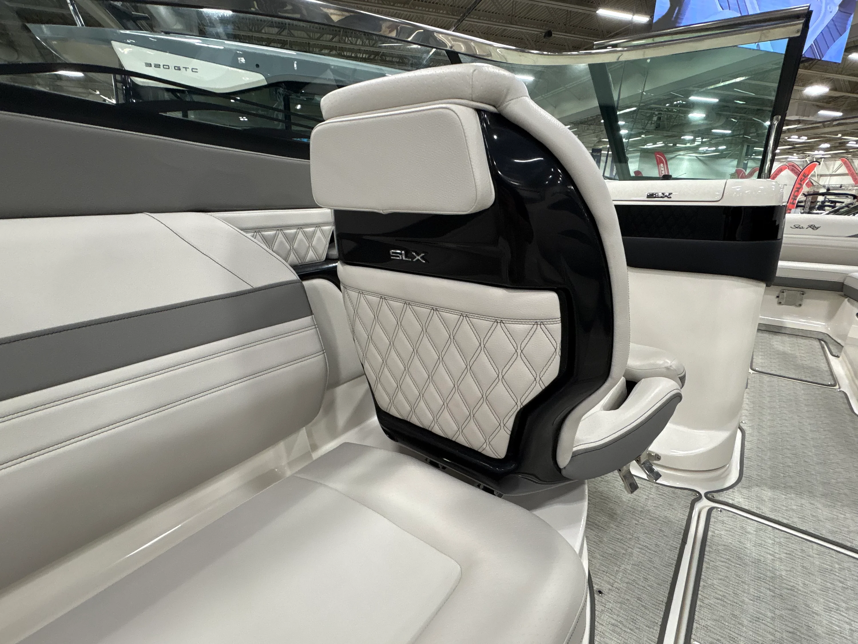 2025 Sea Ray SLX 260 Image Thumbnail #43