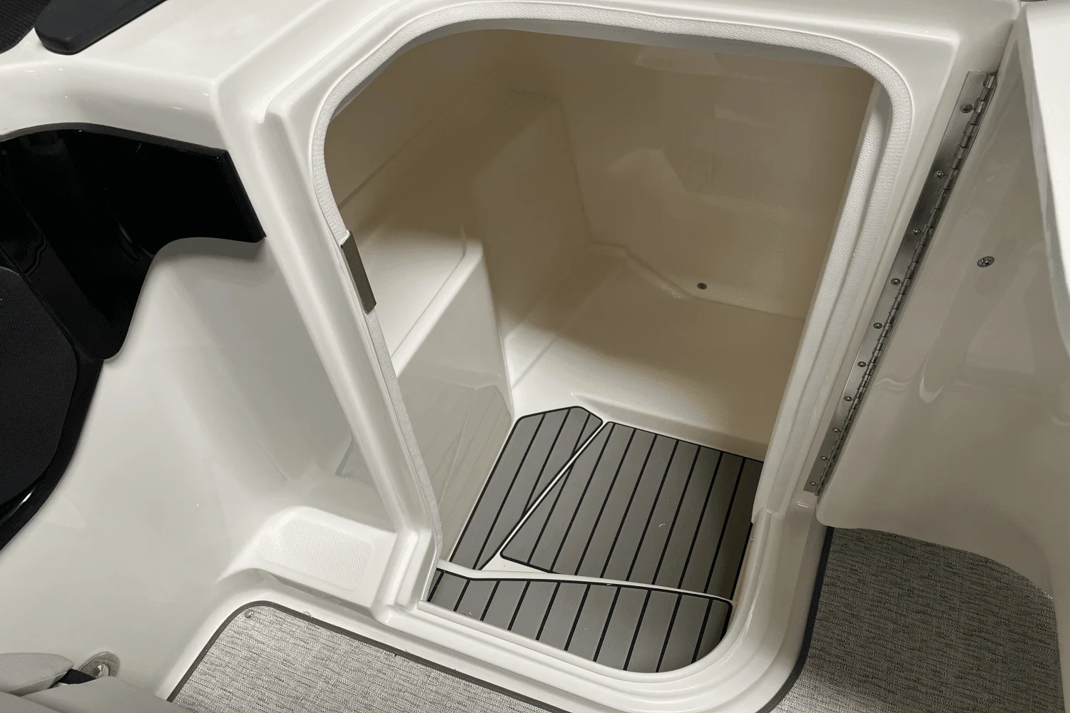 2025 Sea Ray SLX 260 Image Thumbnail #32