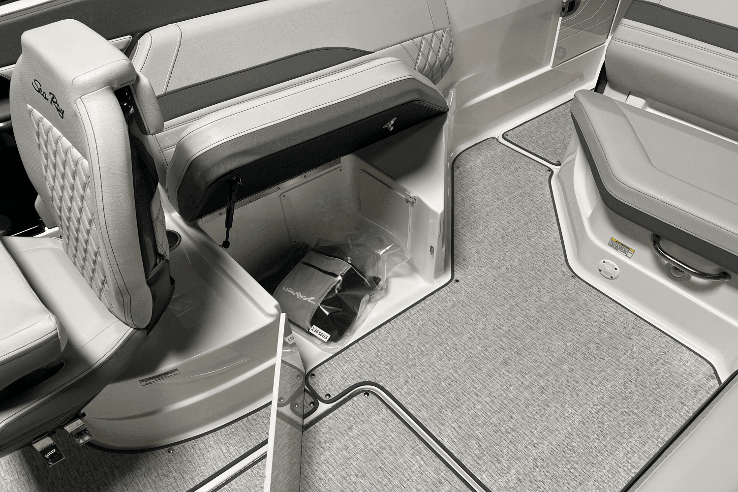 2025 Sea Ray SLX 260 Image Thumbnail #17