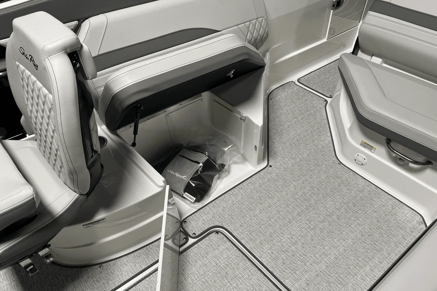 2025 Sea Ray SLX 260 Image Thumbnail #17