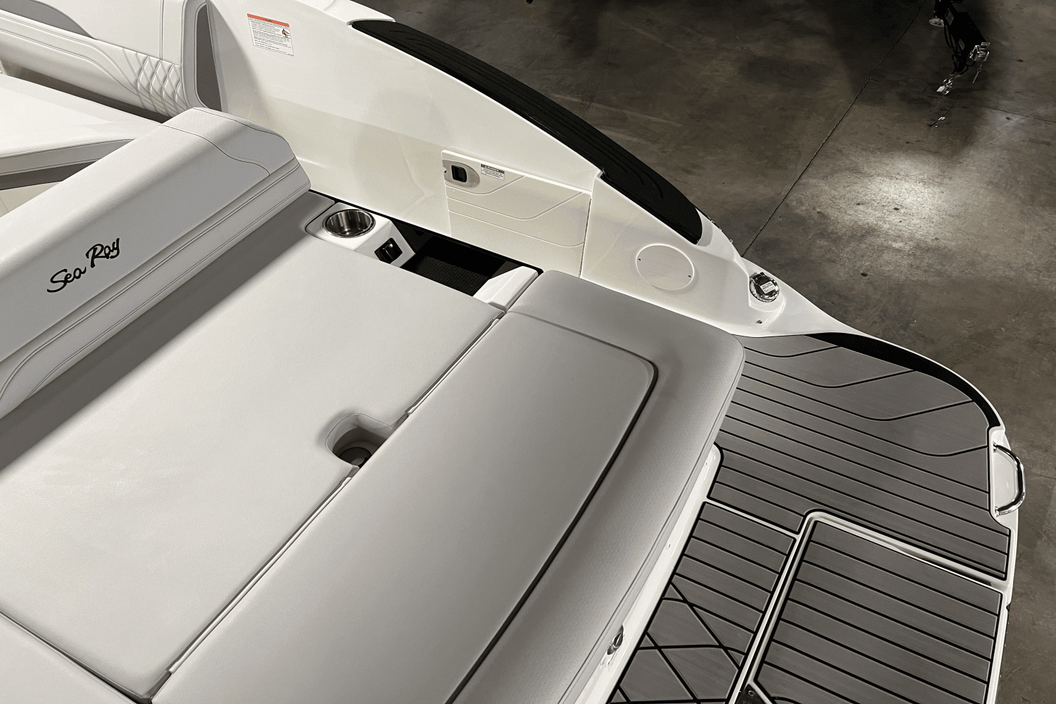 2025 Sea Ray SLX 260 Image Thumbnail #30