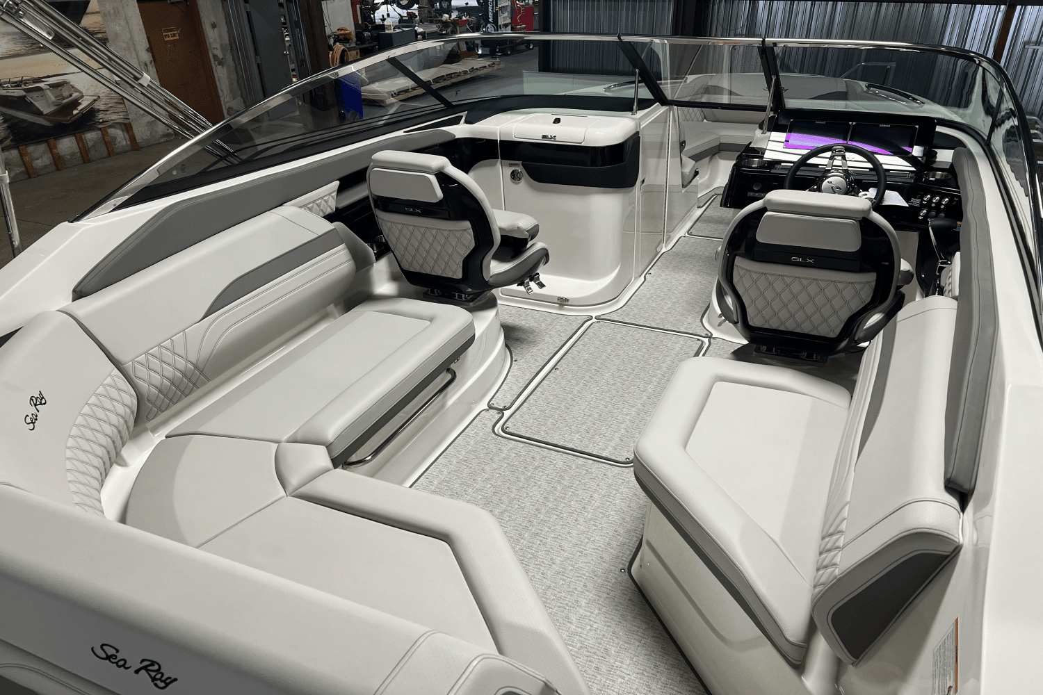 2025 Sea Ray SLX 260 Image Thumbnail #11