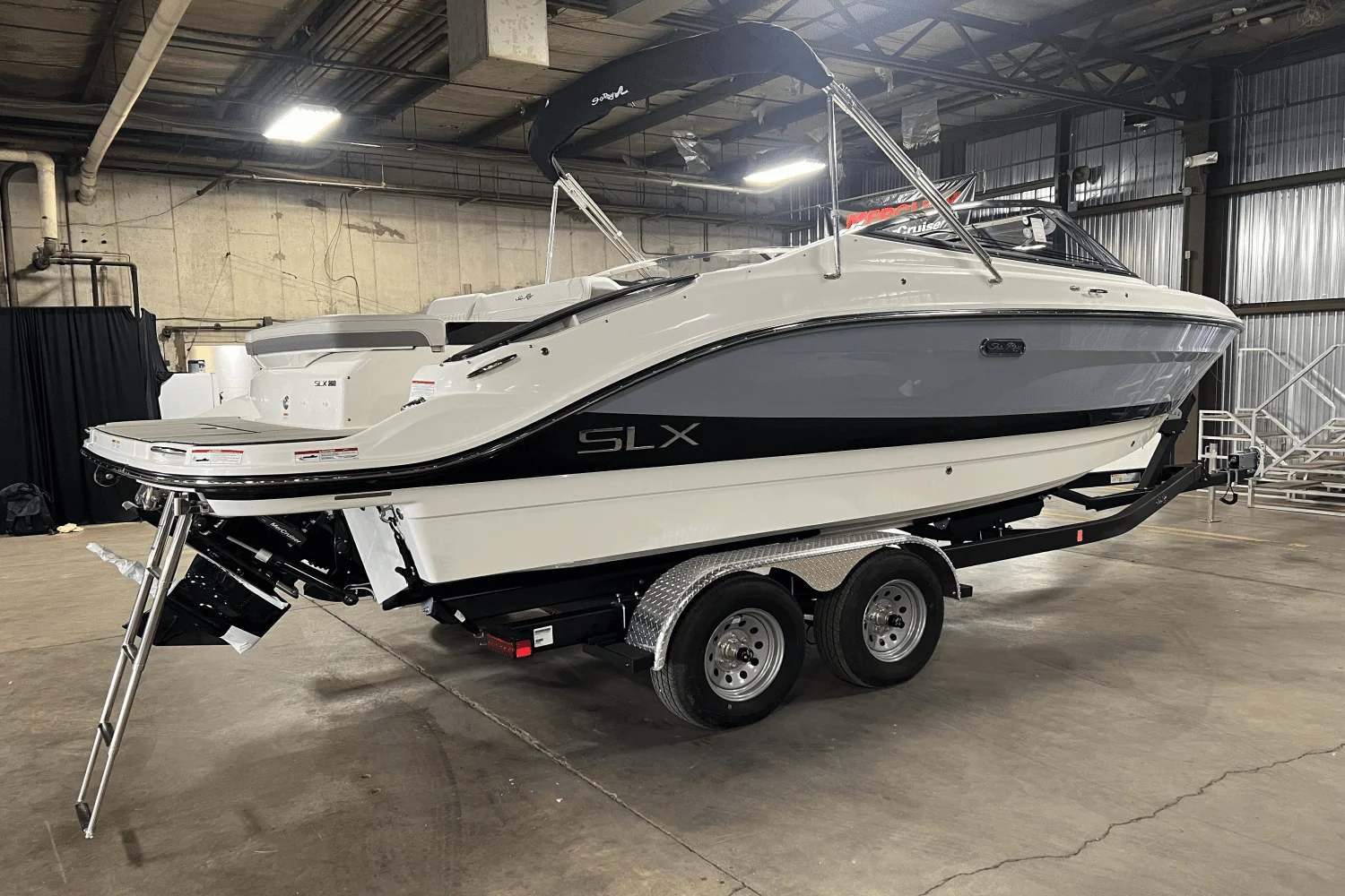 2025 Sea Ray SLX 260 Image Thumbnail #6