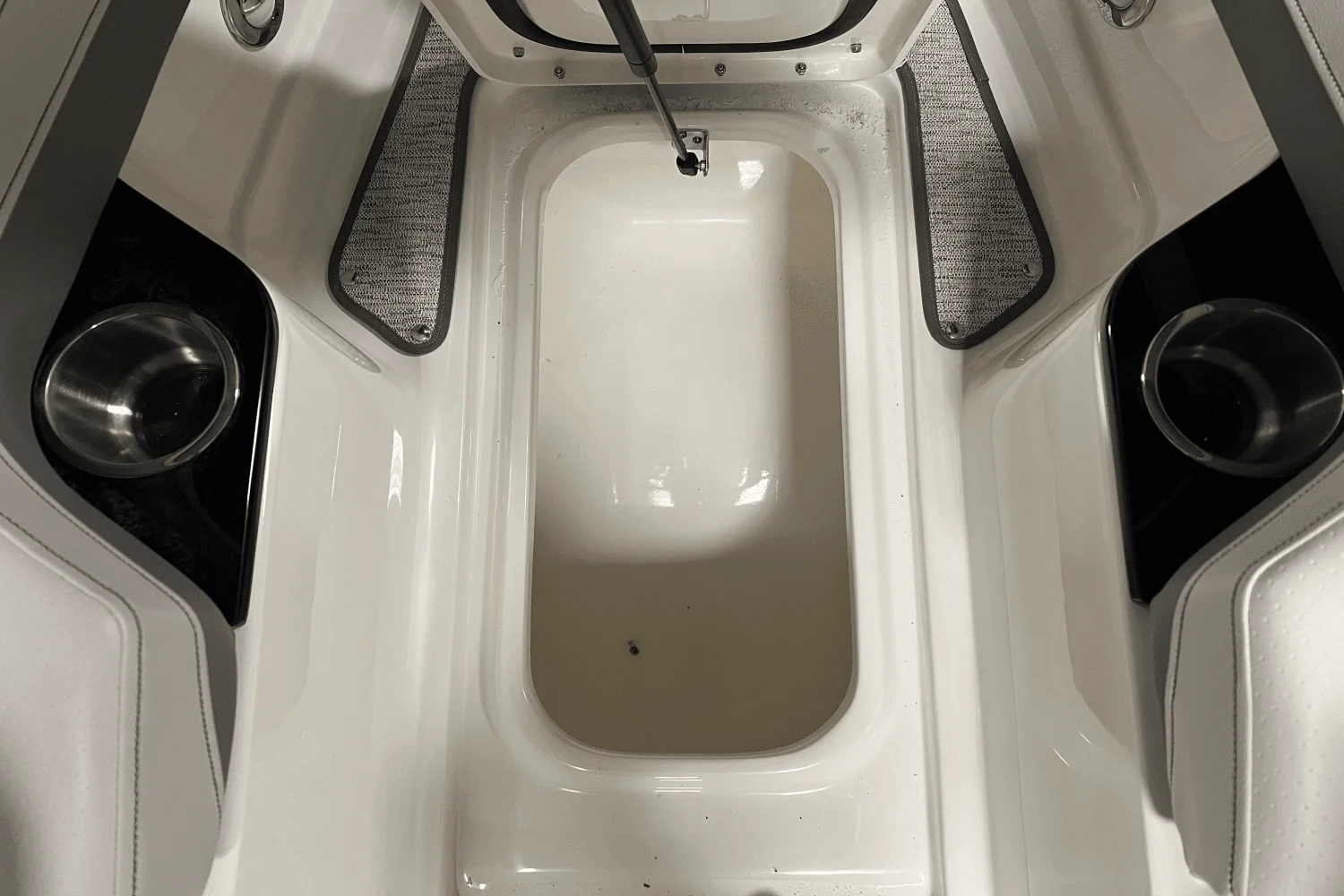 2025 Sea Ray SLX 260 Image Thumbnail #14