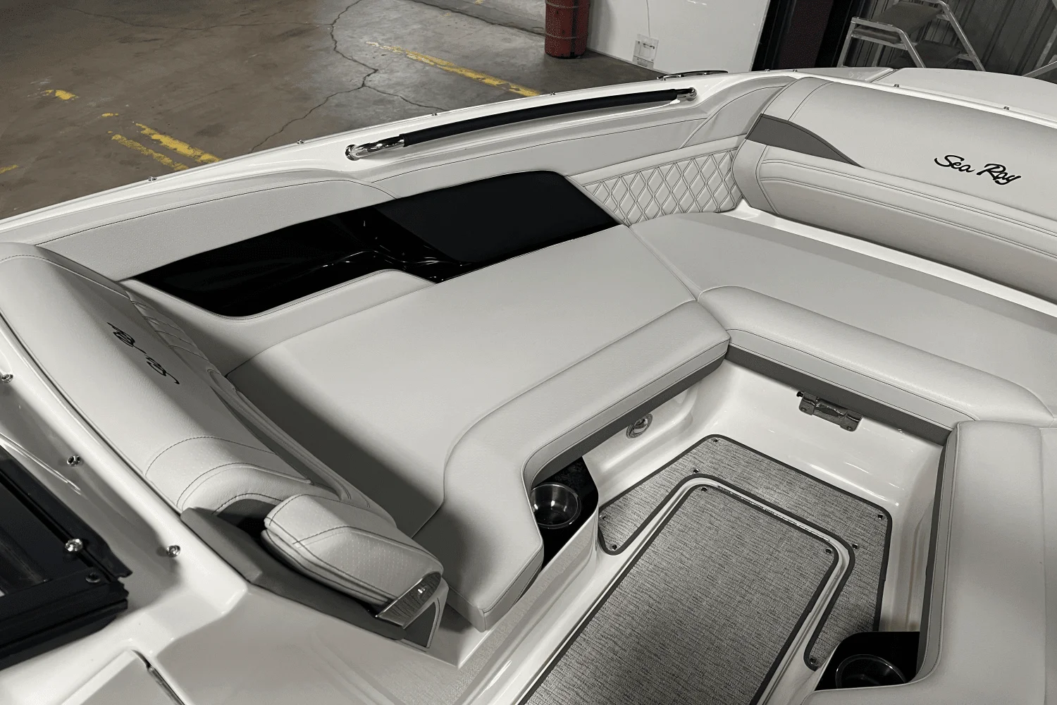 2025 Sea Ray SLX 260 Image Thumbnail #9