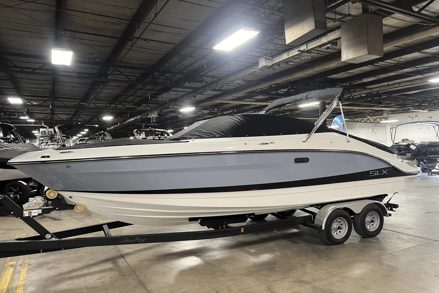 2025 Sea Ray SLX 260 Image Thumbnail #1