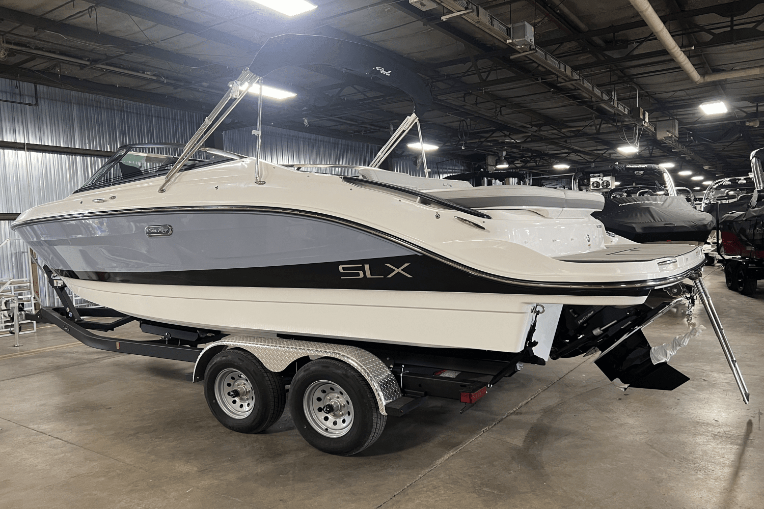 2025 Sea Ray SLX 260 Image Thumbnail #5