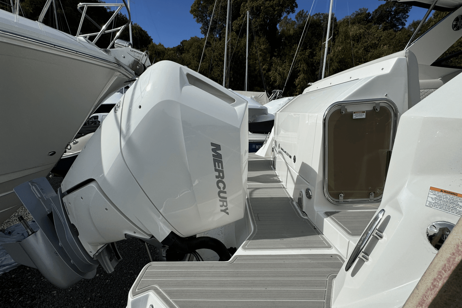 2025 Sea Ray Sundancer 320 Outboard Image Thumbnail #8