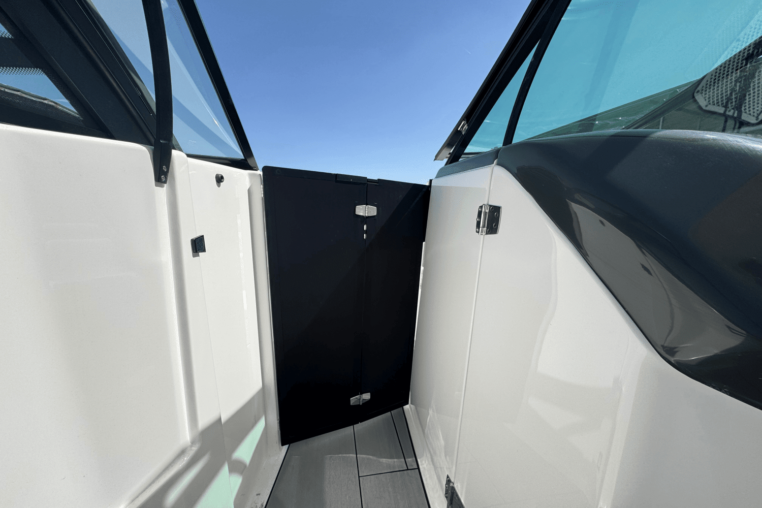 2021 Aviara AV32 Outboard Image Thumbnail #7