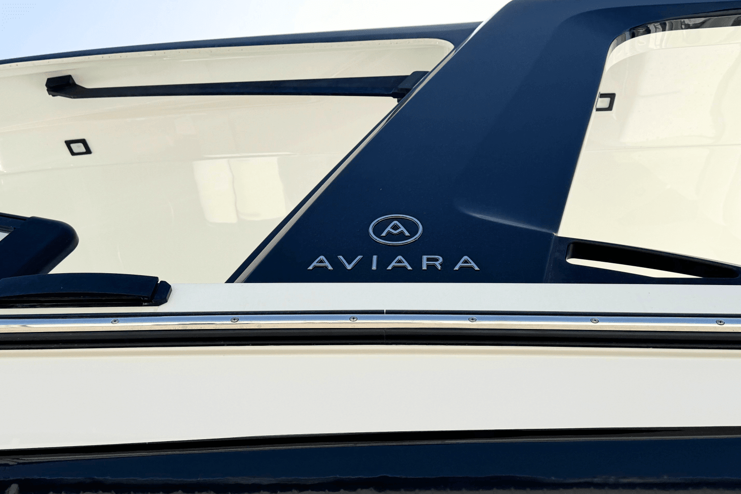 2021 Aviara AV32 Outboard Image Thumbnail #1