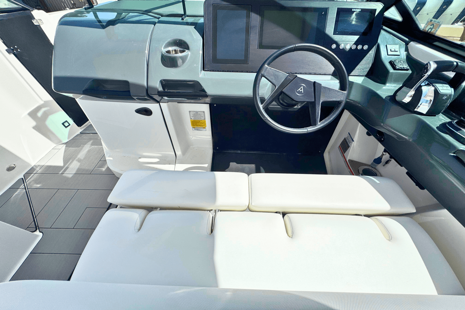 2021 Aviara AV32 Outboard Image Thumbnail #2