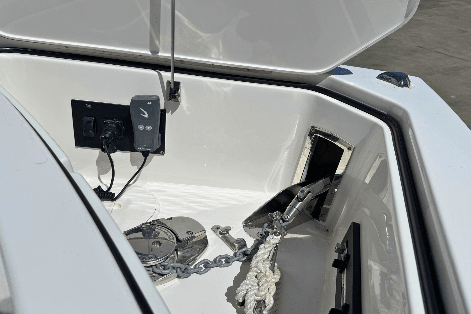 2021 Aviara AV32 Outboard Image Thumbnail #16