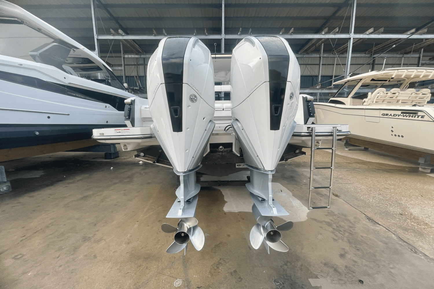 2021 Aviara AV32 Outboard Image Thumbnail #4