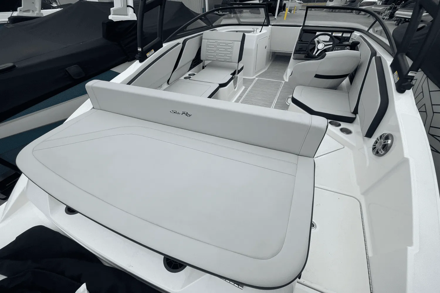 2024 Sea Ray SPX 210 Image Thumbnail #6