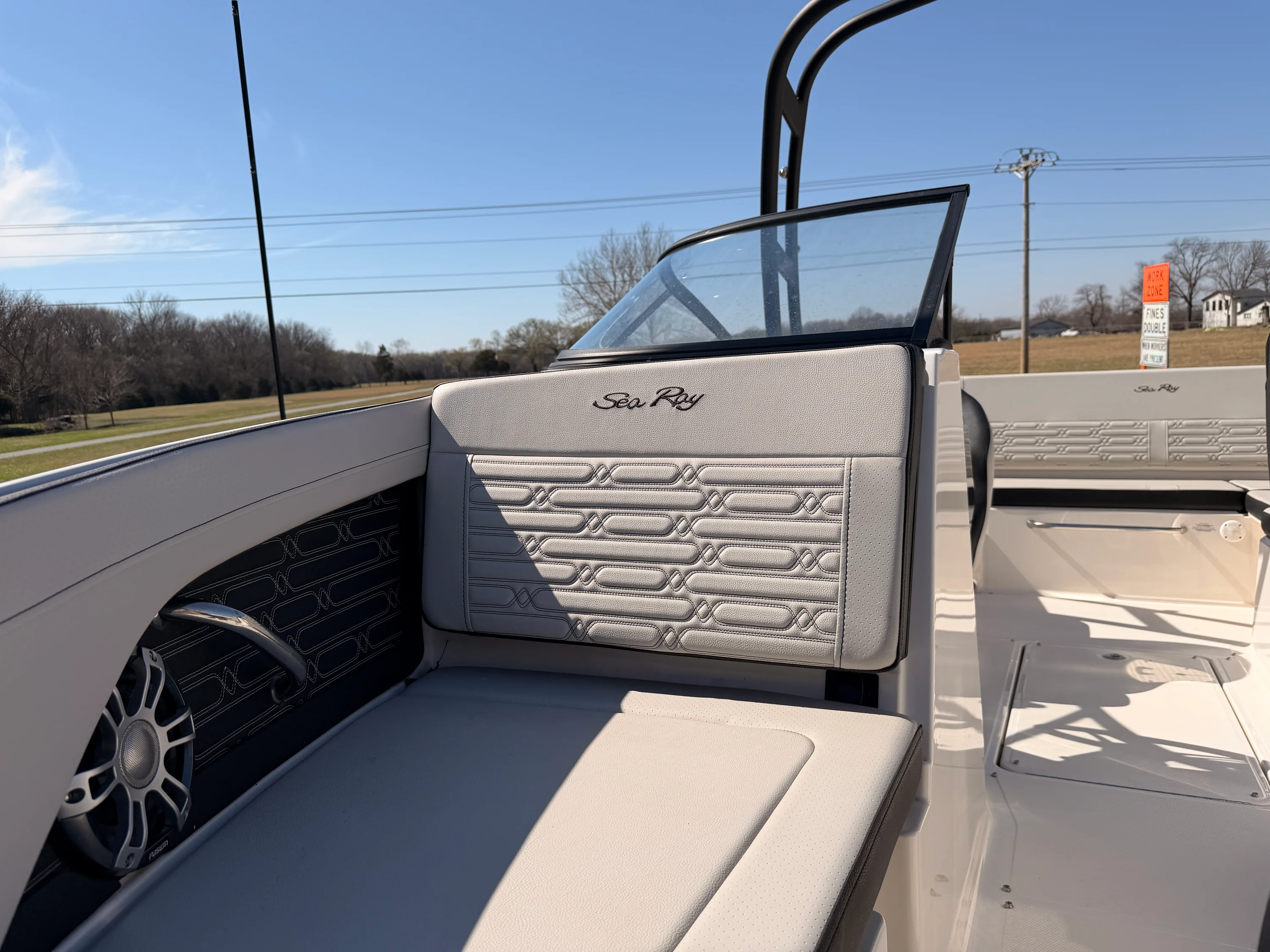 2024 Sea Ray SPX 210 Image Thumbnail #14