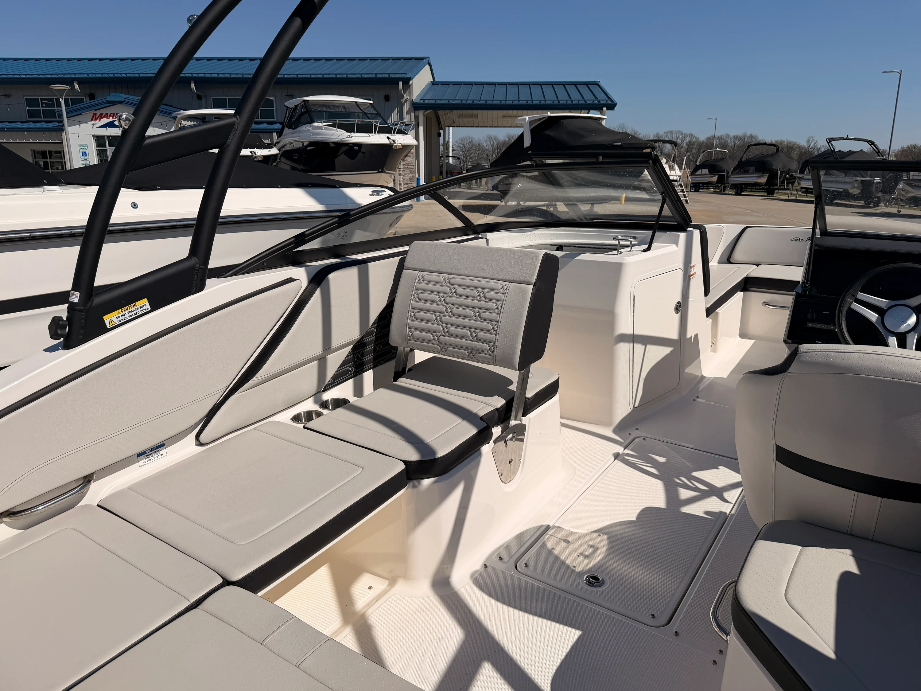 2024 Sea Ray SPX 210 Image Thumbnail #9