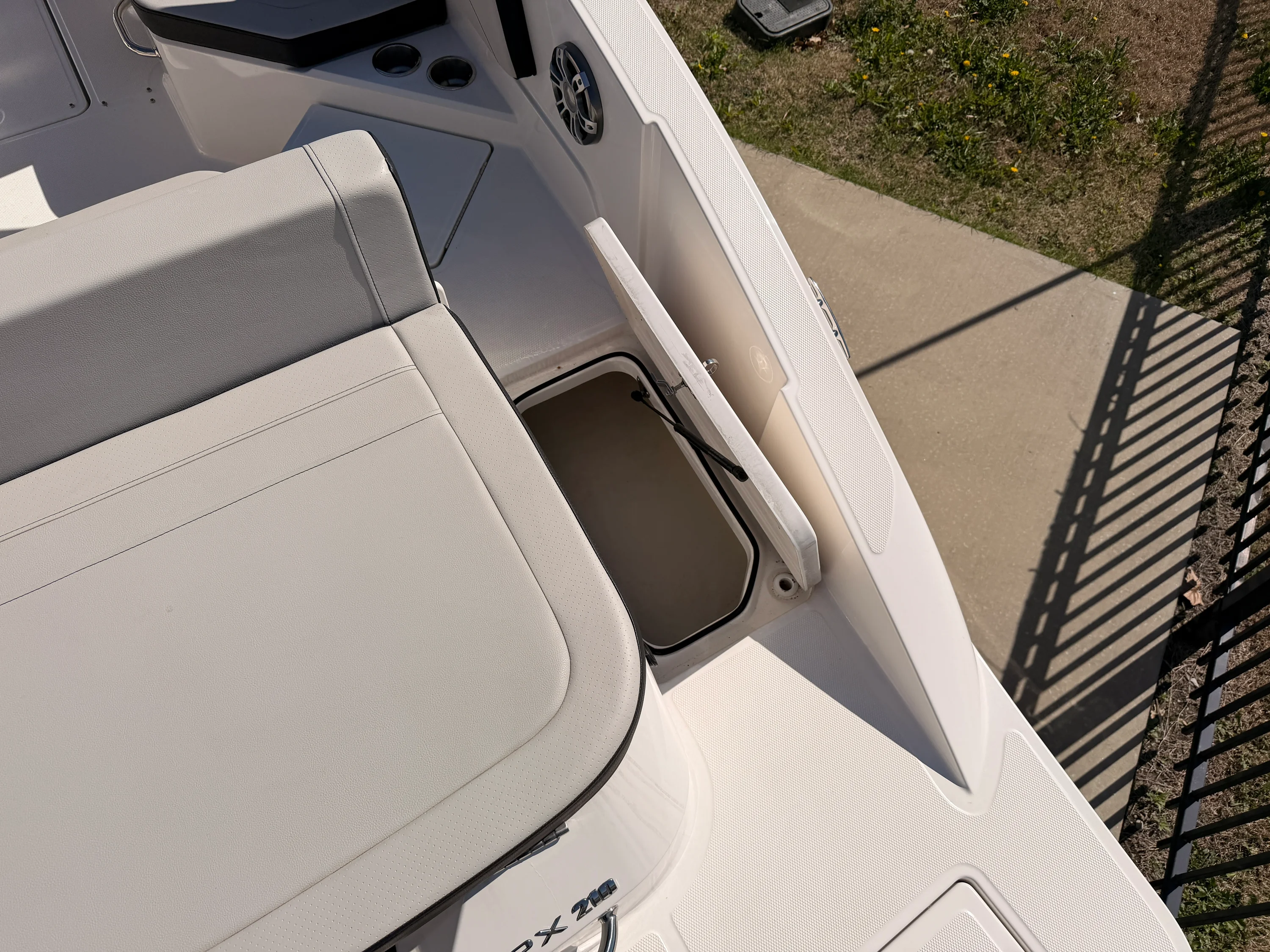 2024 Sea Ray SPX 210 Image Thumbnail #7