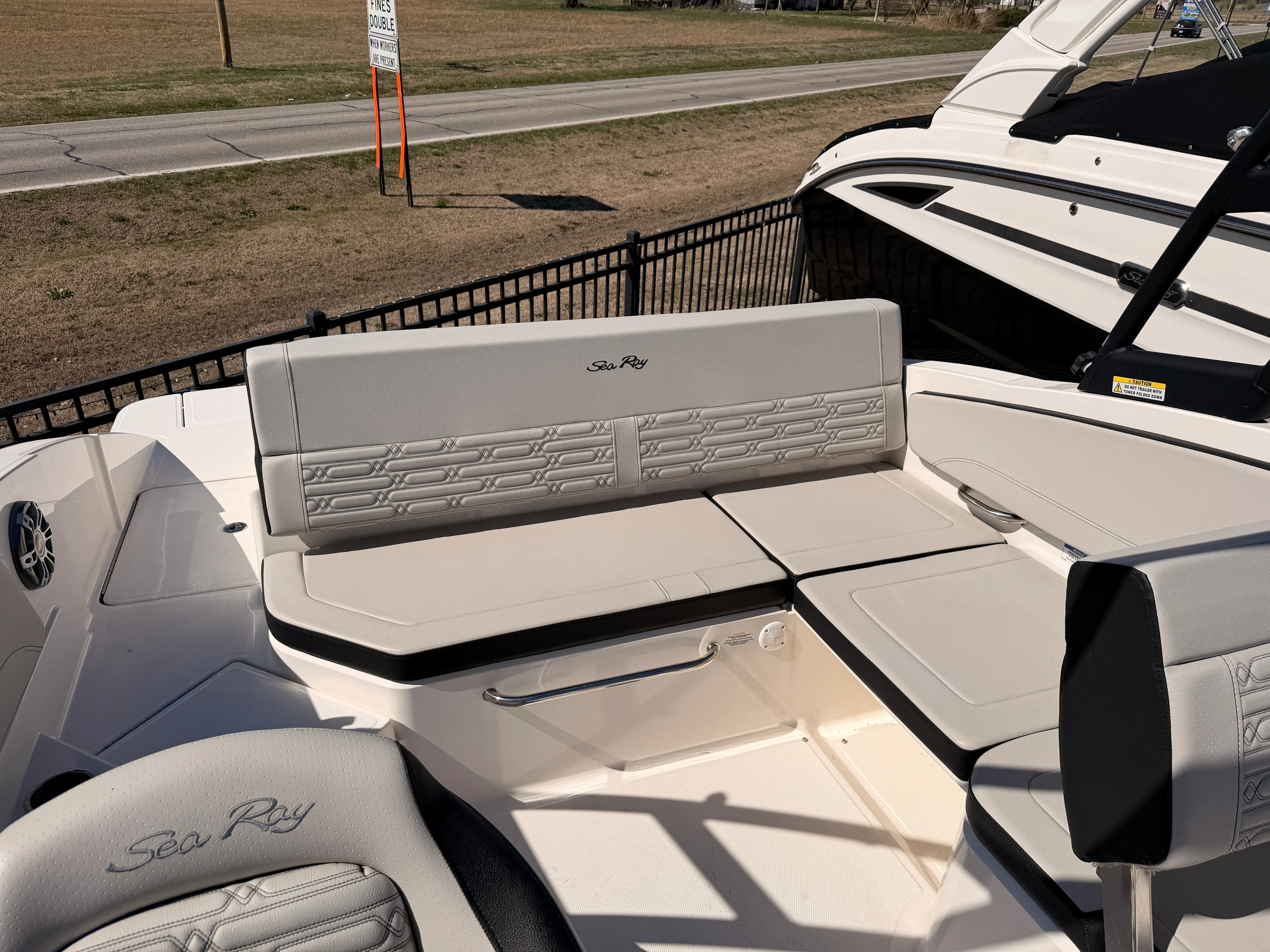 2024 Sea Ray SPX 210 Image Thumbnail #8