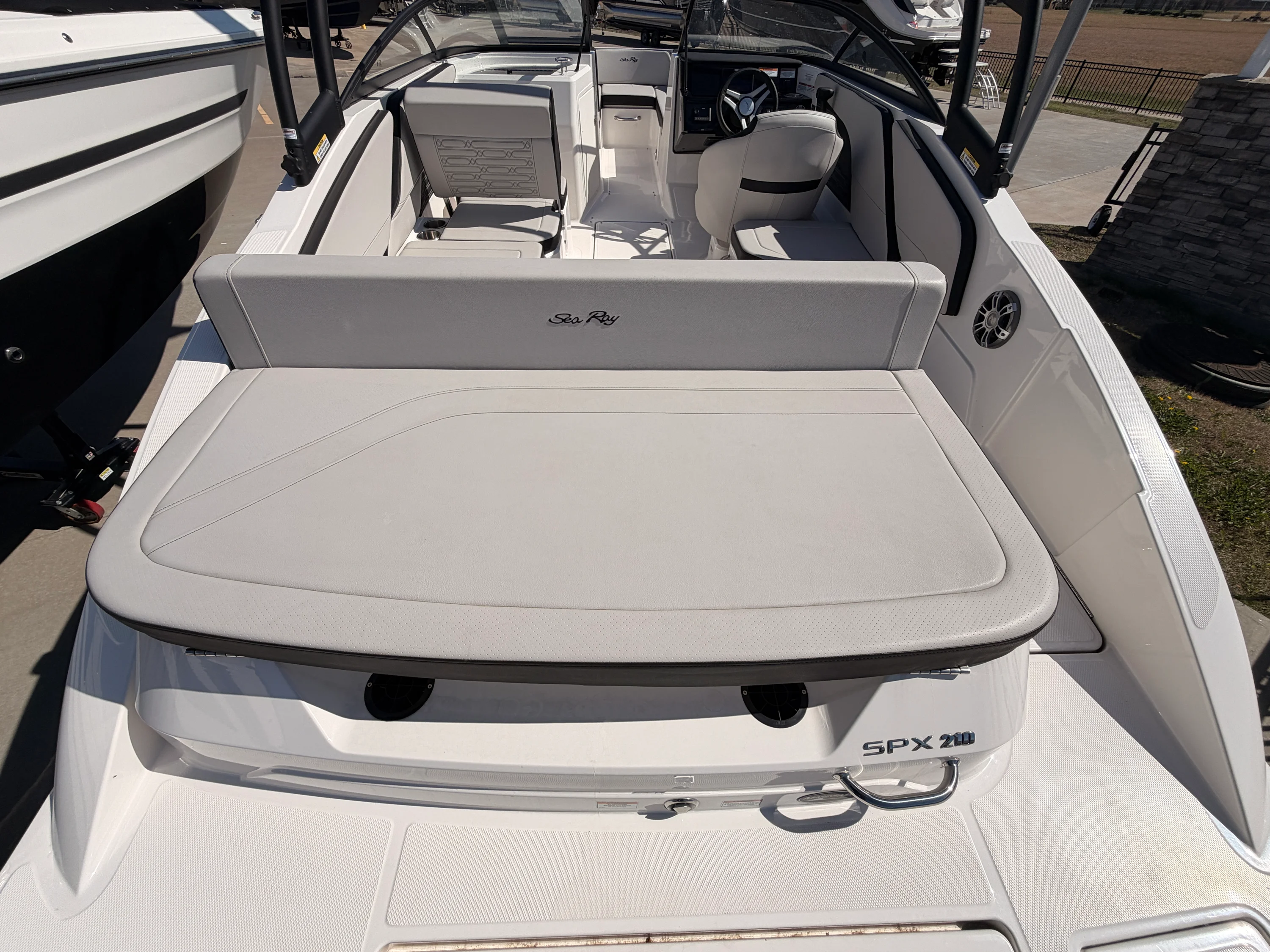 2024 Sea Ray SPX 210 Image Thumbnail #4