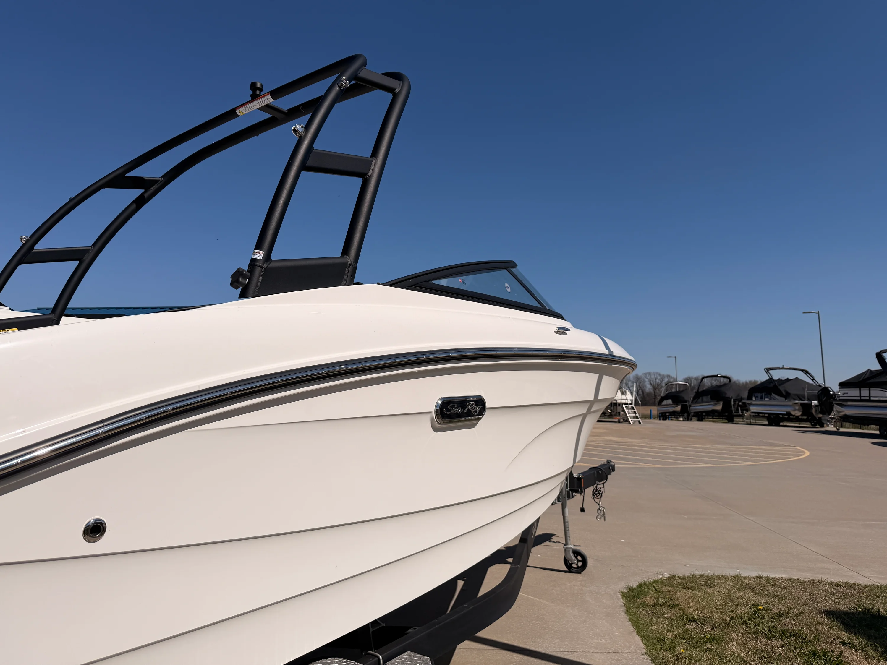 2024 Sea Ray SPX 210 Image Thumbnail #2