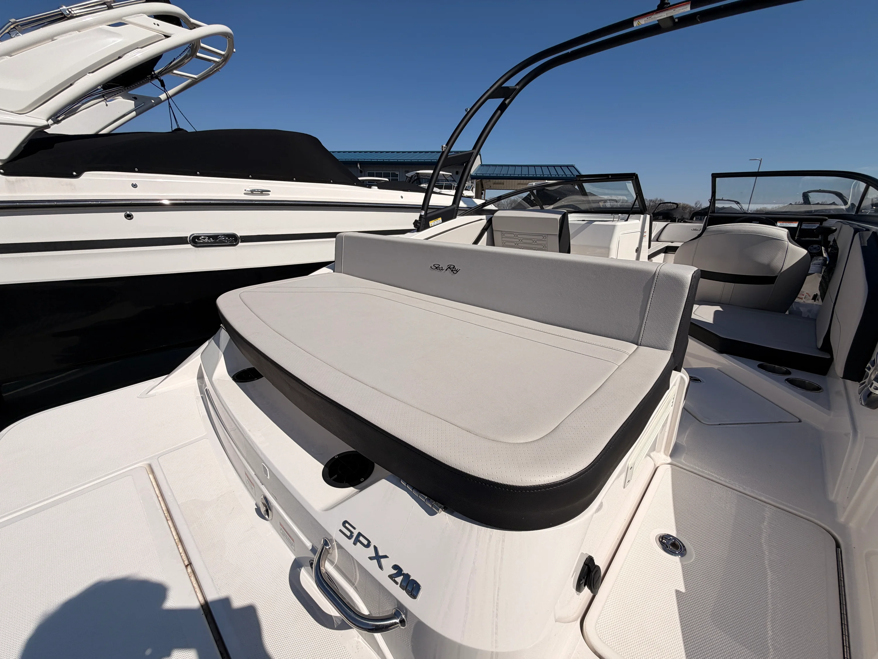 2024 Sea Ray SPX 210 Image Thumbnail #5