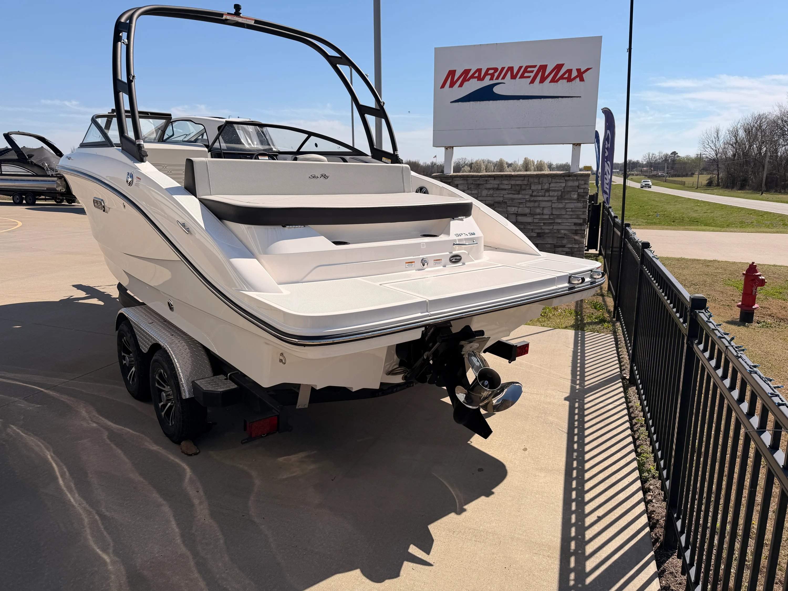 2024 Sea Ray SPX 210 Image Thumbnail #3