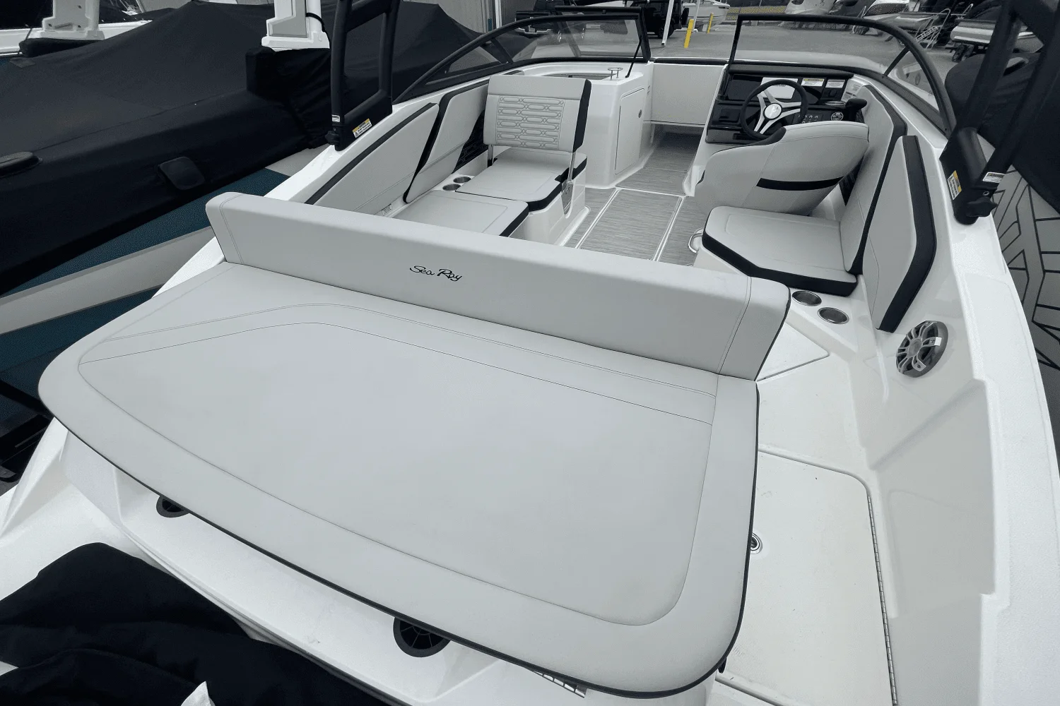 2024 Sea Ray SPX 210 Image Thumbnail #6