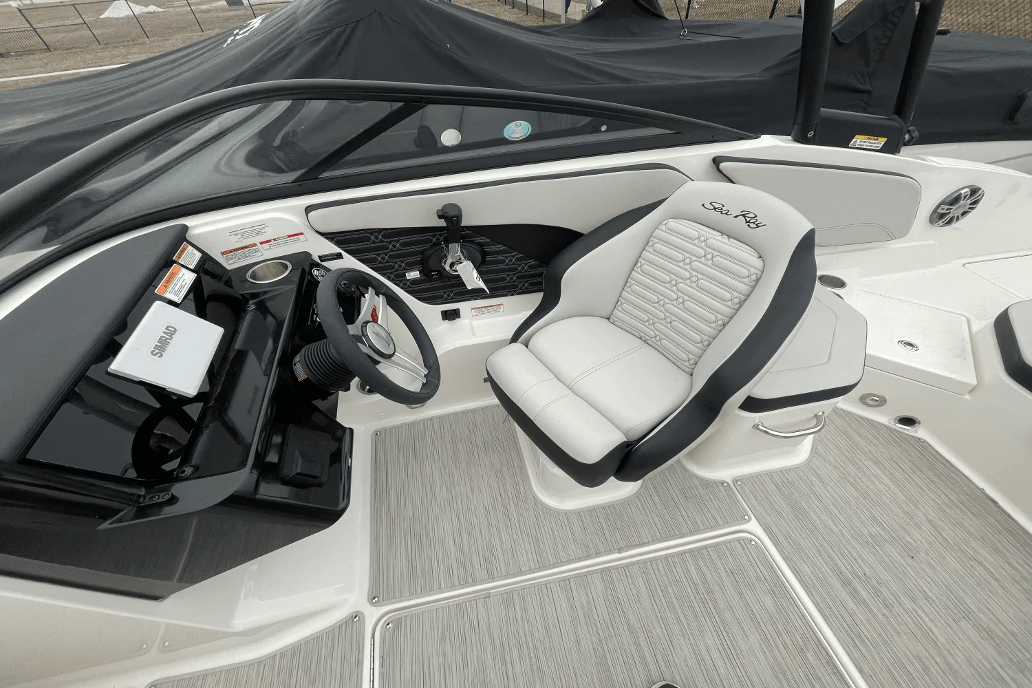 2024 Sea Ray SPX 210 Image Thumbnail #9