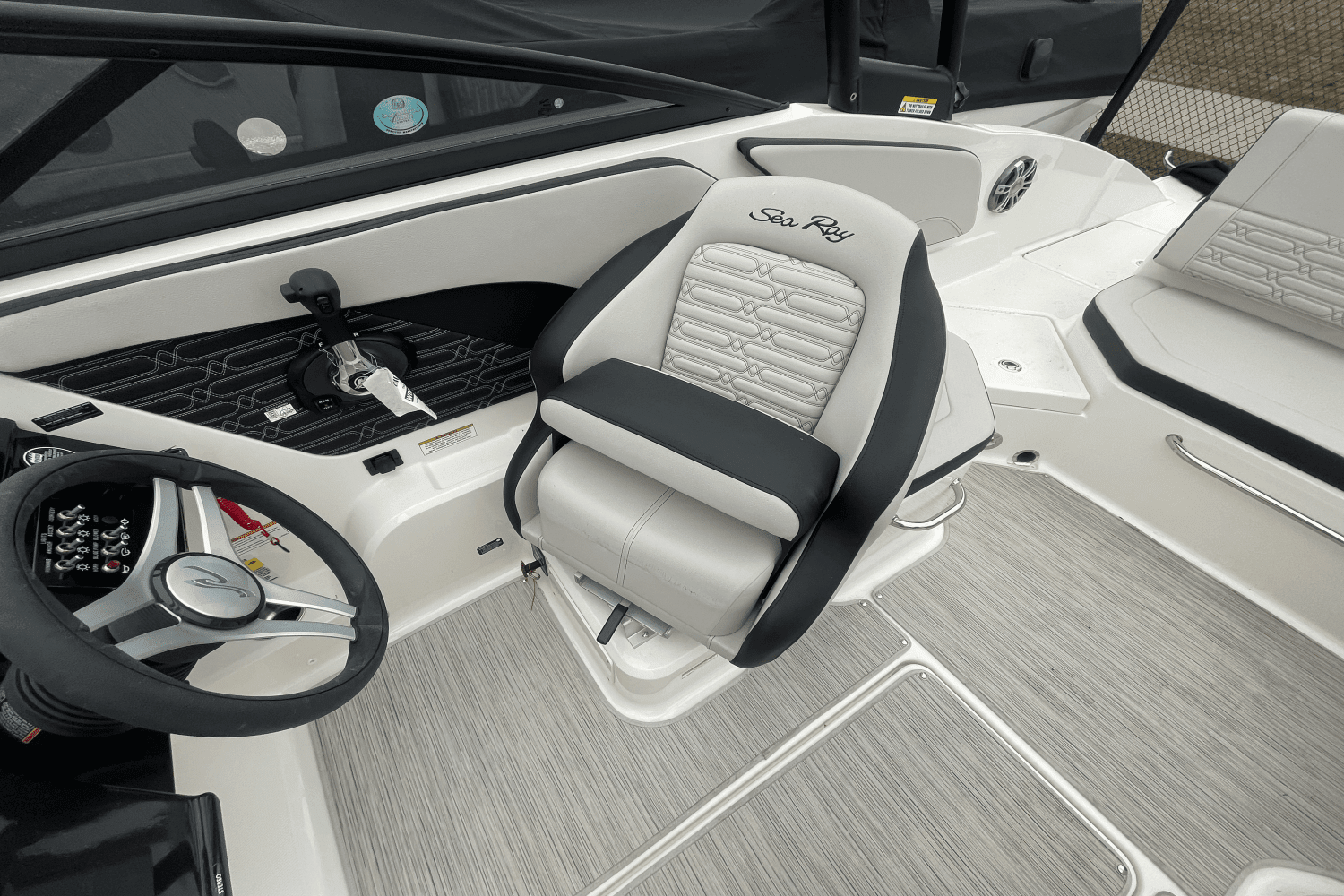 2024 Sea Ray SPX 210 Image Thumbnail #10