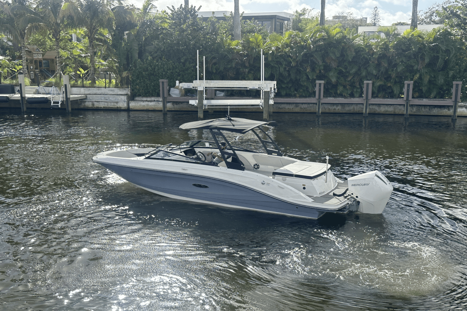 2025 Sea Ray SPX 230 Outboard Image Thumbnail #8