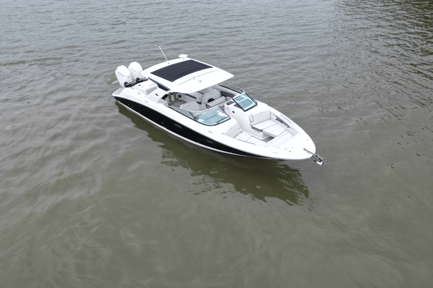 2025 Sea Ray SLX 350 Outboard Image Thumbnail #4