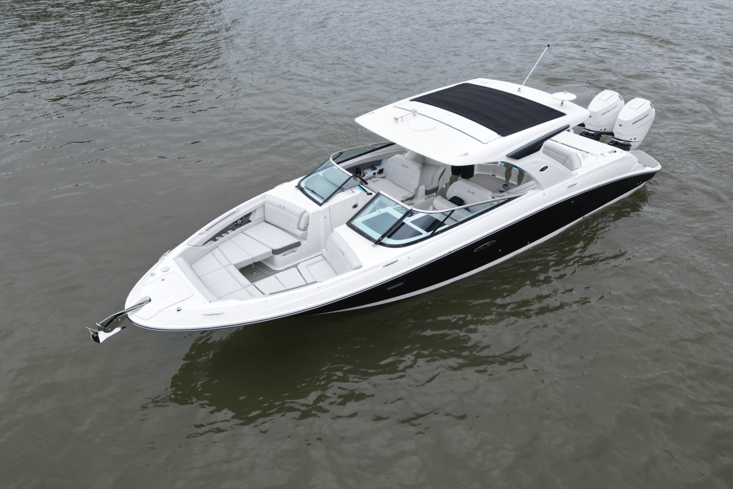 2025 Sea Ray SLX 350 Outboard Image Thumbnail #2