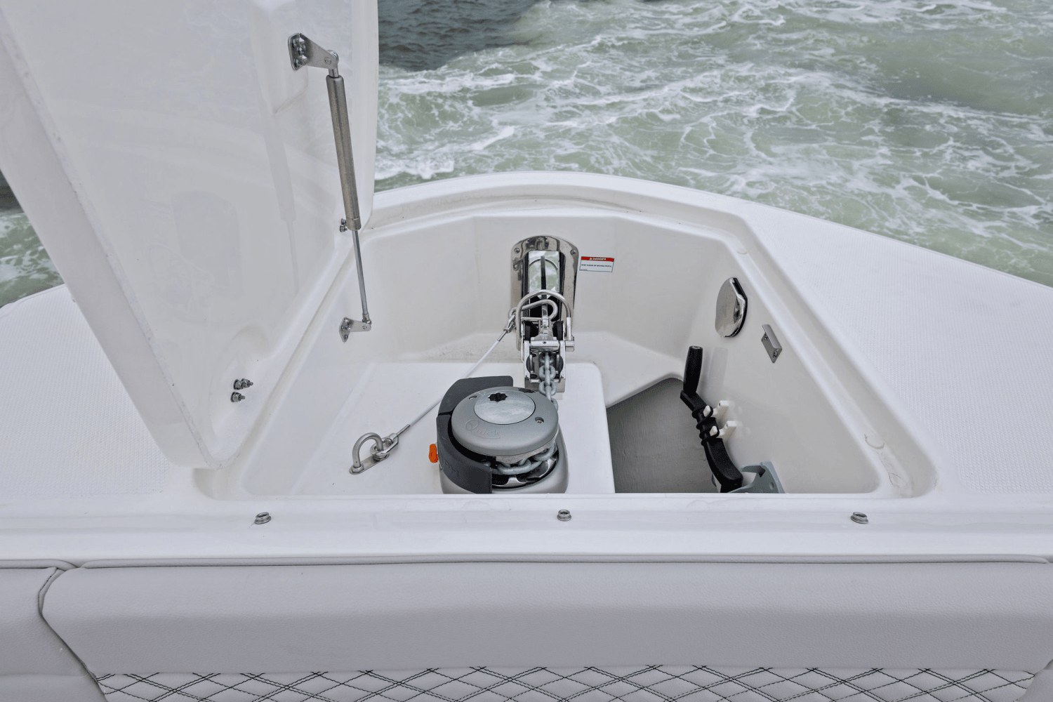 2025 Sea Ray Sundancer 370 Outboard Image Thumbnail #43