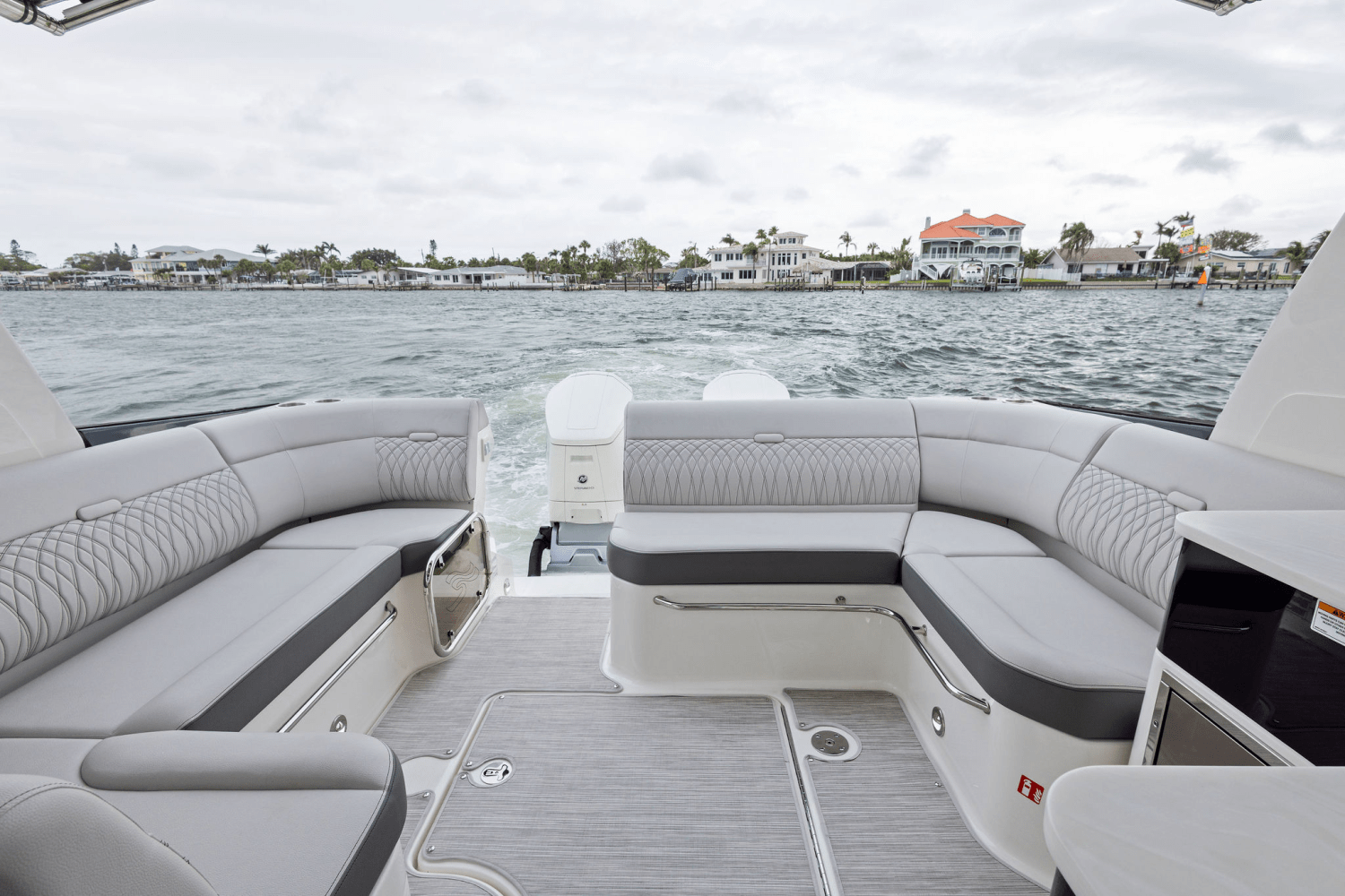 2025 Sea Ray Sundancer 370 Outboard Image Thumbnail #45
