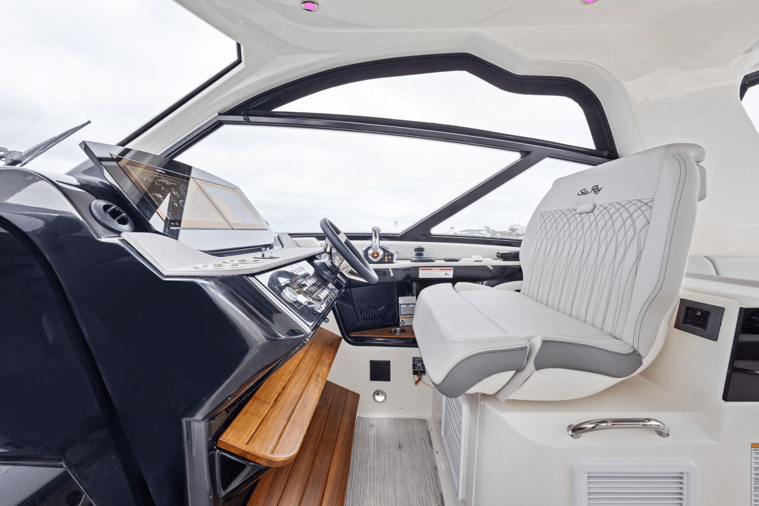 2025 Sea Ray Sundancer 370 Outboard Image Thumbnail #57