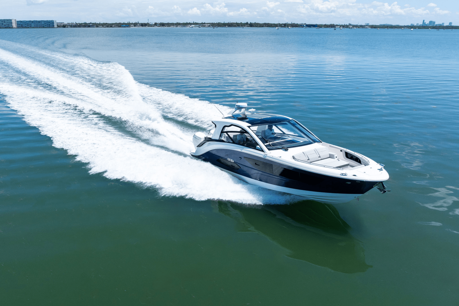 2025 Sea Ray Sundancer 370 Outboard Image Thumbnail #16