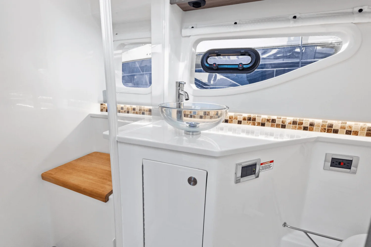 2025 Sea Ray Sundancer 370 Outboard Image Thumbnail #30