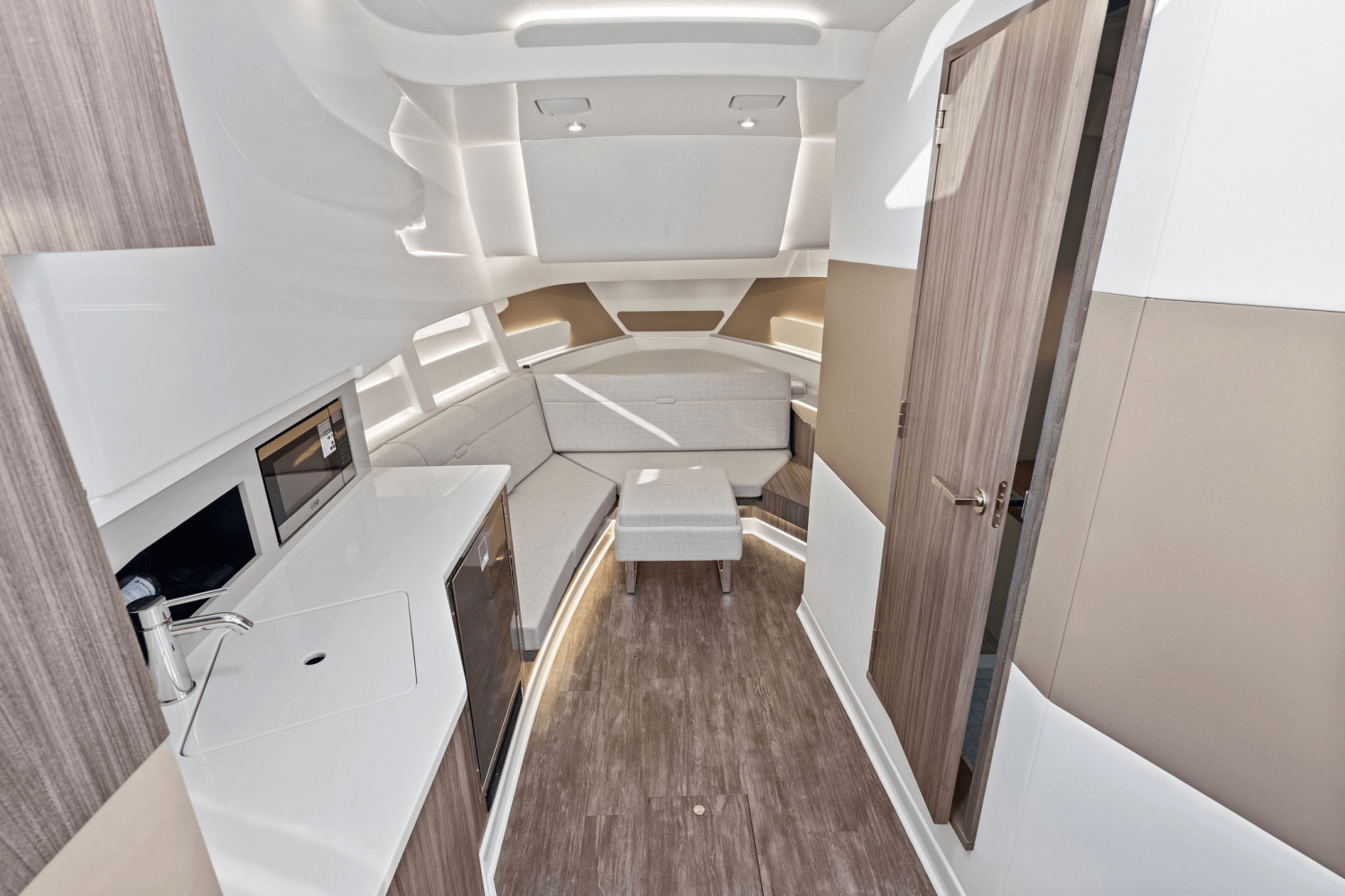 2025 Sea Ray Sundancer 370 Outboard Image Thumbnail #29