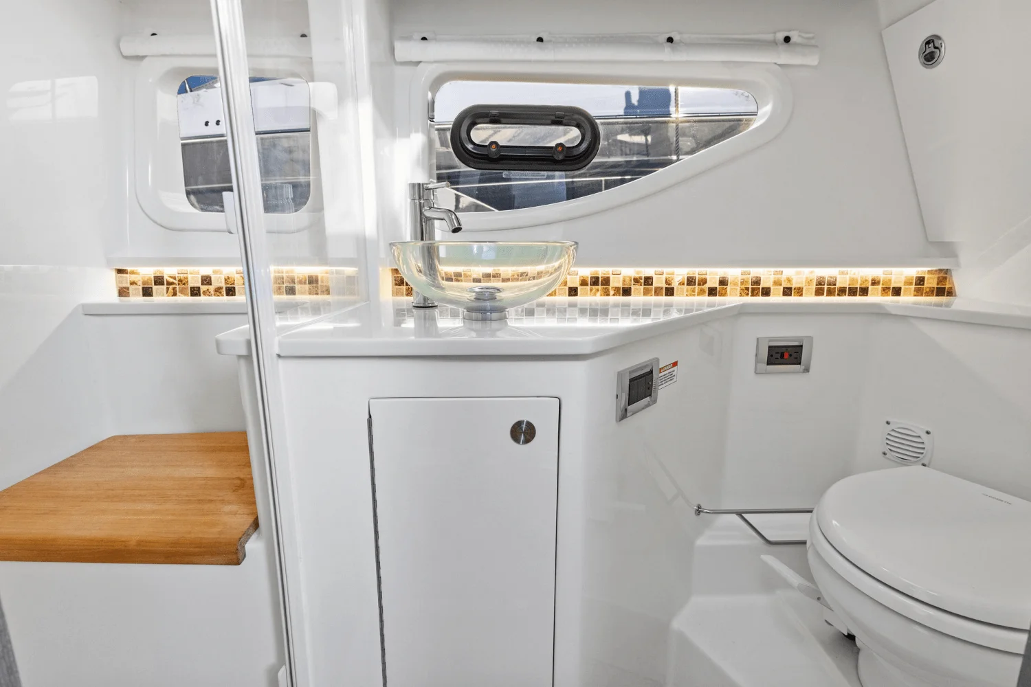2025 Sea Ray Sundancer 370 Outboard Image Thumbnail #31