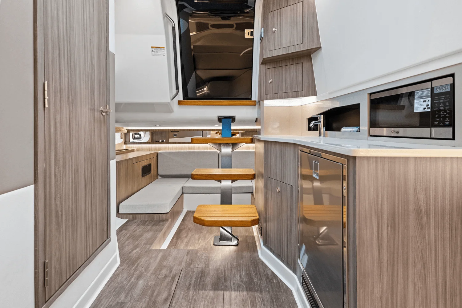 2025 Sea Ray Sundancer 370 Outboard Image Thumbnail #37