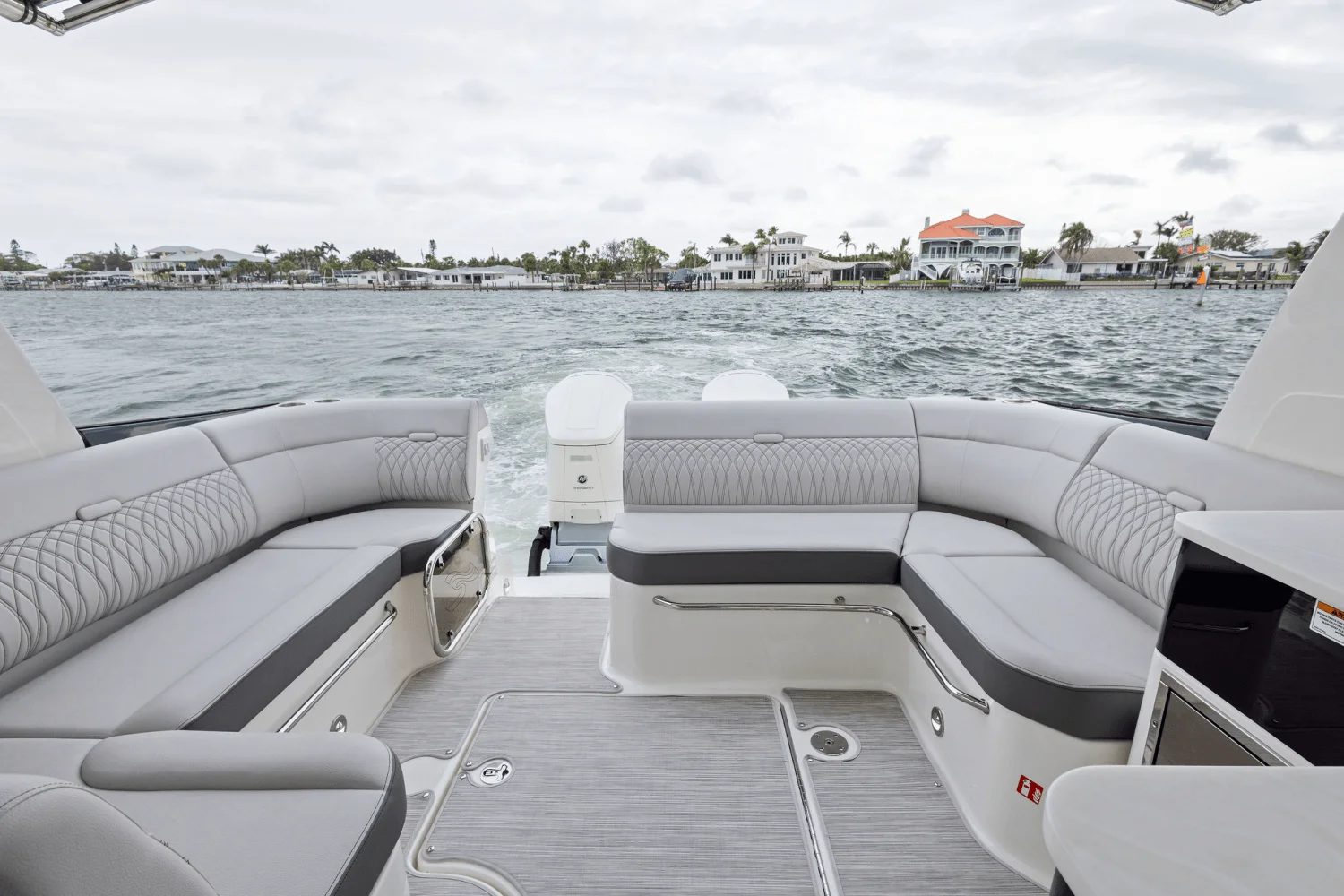2025 Sea Ray Sundancer 370 Outboard Image Thumbnail #45