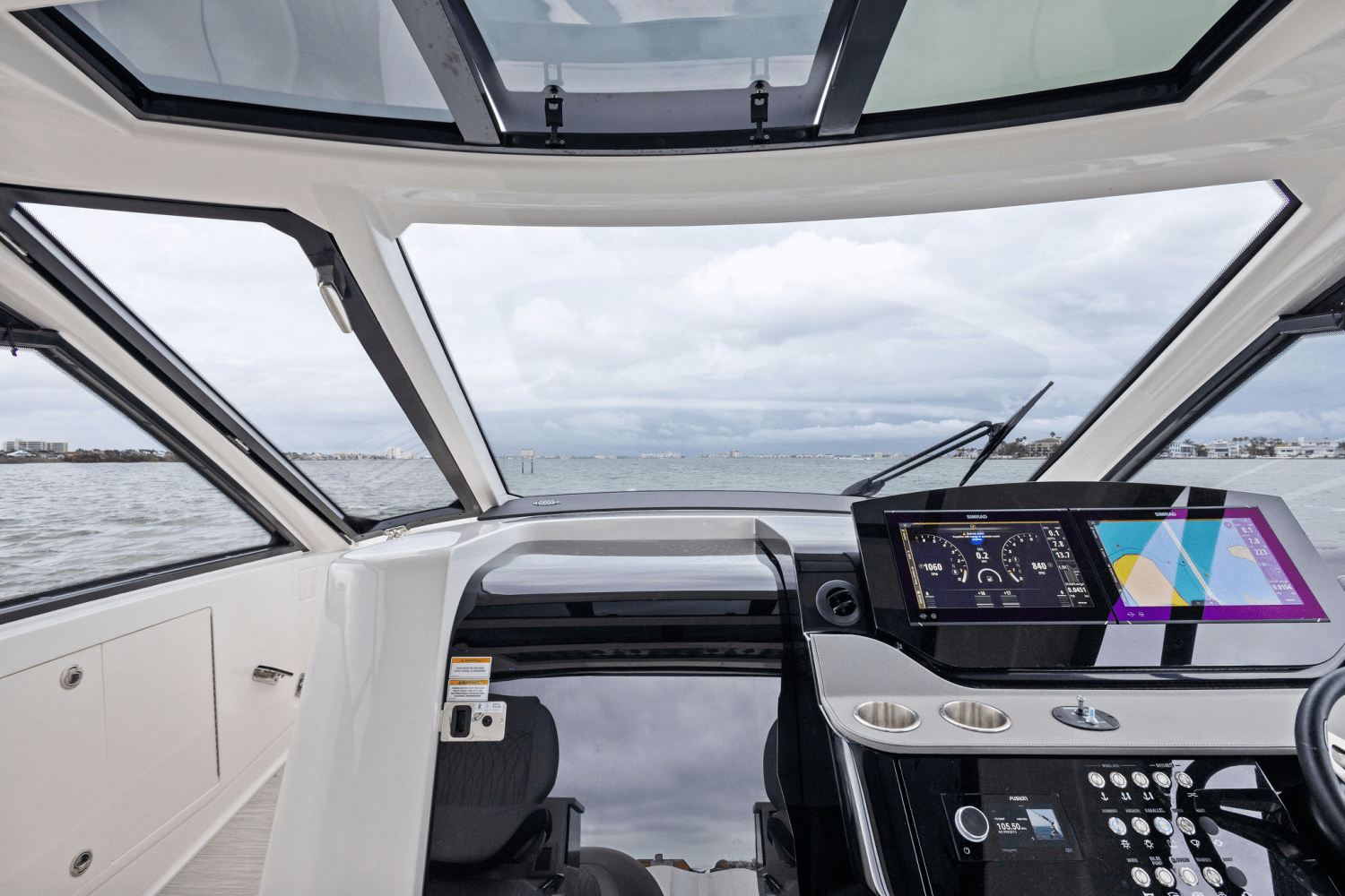 2025 Sea Ray Sundancer 370 Outboard Image Thumbnail #66