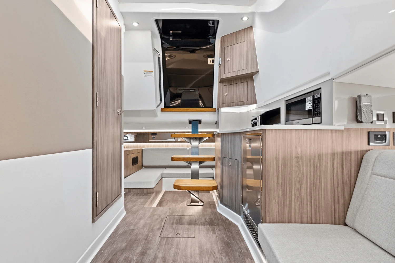 2025 Sea Ray Sundancer 370 Outboard Image Thumbnail #35